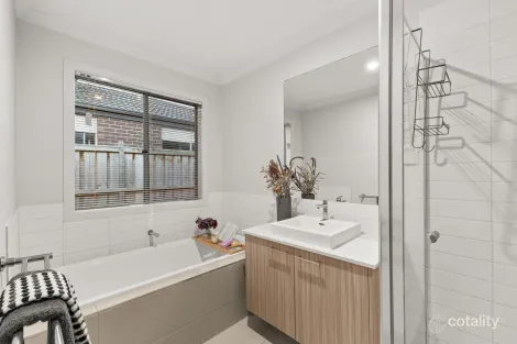 Property photo of 5 Avatar Way Officer VIC 3809