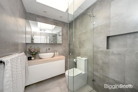 Property photo of 2/69 Ashburn Grove Ashburton VIC 3147