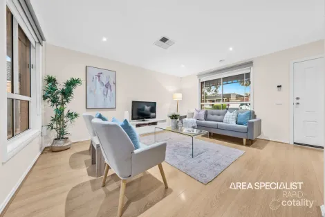 Property photo of 28 Strabane Way Hampton Park VIC 3976