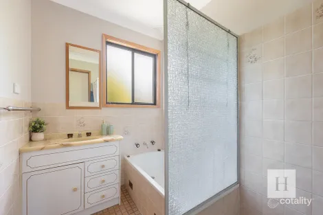 Property photo of 4 Findlay Avenue Chain Valley Bay NSW 2259