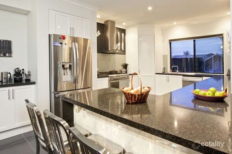 Property photo of 14 Cardiff Grove Cranbourne East VIC 3977