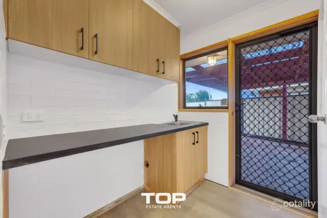 Property photo of 15 Candytuft Close Cranbourne North VIC 3977