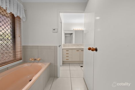 Property photo of 53 Fifth Avenue Barellan Point QLD 4306