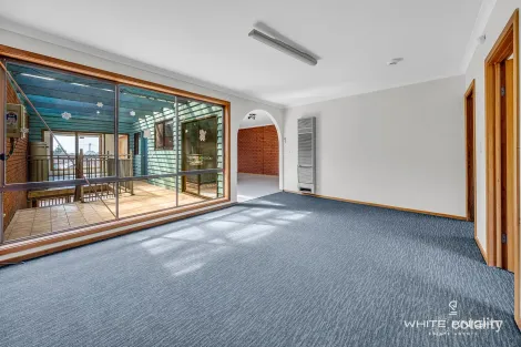 Property photo of 46 Stradbroke Drive St Albans VIC 3021