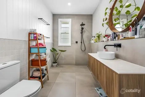 Property photo of 10 Tobruk Crescent Shortland NSW 2307