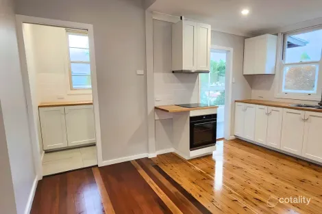 Property photo of 10 Tobruk Crescent Shortland NSW 2307