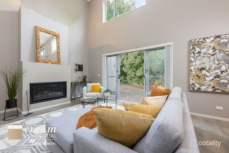 Property photo of 33 Kitchener Street Hughes ACT 2605
