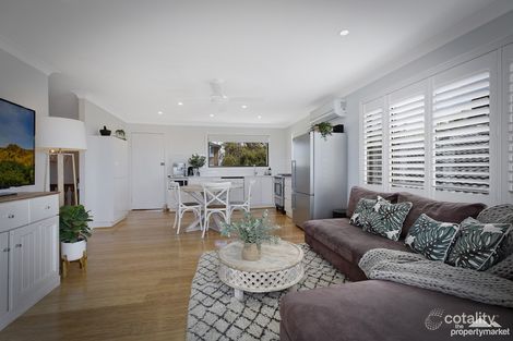 Property photo of 14 Woodlawn Drive Budgewoi NSW 2262