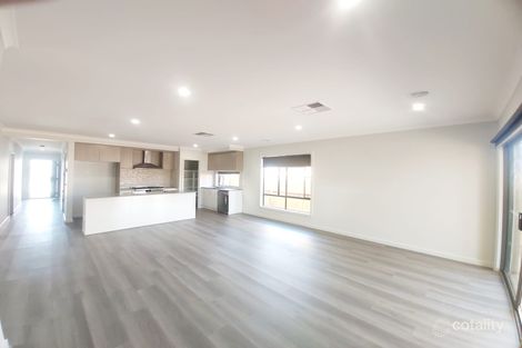 Property photo of 16 Hazelmere Avenue Eynesbury VIC 3338