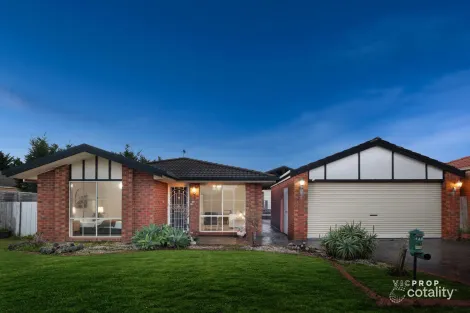 90 Bellevue Dr, Berwick, VIC 3806