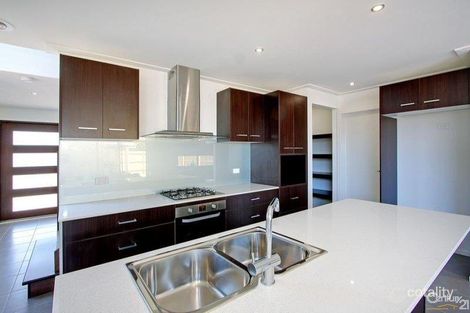 Property photo of 13 Ruby Cove Mornington VIC 3931