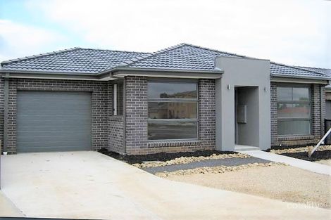 Property photo of 8 Alex Court Kurunjang VIC 3337