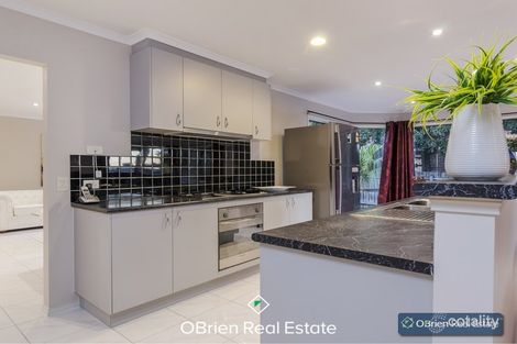 Property photo of 13 Mornington Grove Berwick VIC 3806