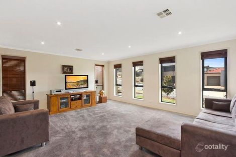 Property photo of 5 Goolara Place Jerrabomberra NSW 2619