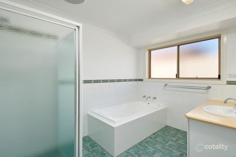 Property photo of 34 Hargrave Avenue Lloyd NSW 2650