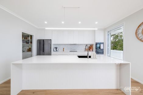 Property photo of 25 Fraser Crescent Pacific Heights QLD 4703