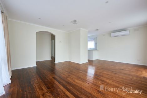Property photo of 2 Clay Court Noble Park North VIC 3174