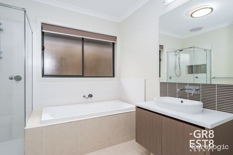 Property photo of 40 Loxley Circuit Westmeadows VIC 3049