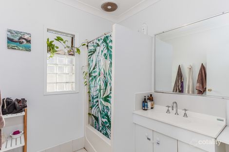 Property photo of 26 Twenty Fourth Avenue Palm Beach QLD 4221