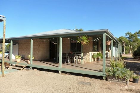 172 Reynolds Rd, Greens Creek, VIC 3387