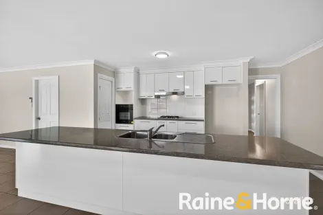 Property photo of 59 Lakeside Circuit Dubbo NSW 2830