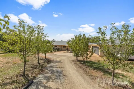 Property photo of 62 Riverview Drive Moorong NSW 2650
