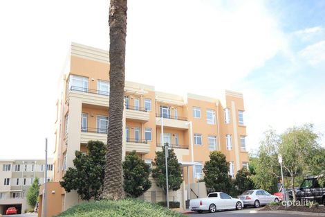 1/2 Seisman Pl, Port Melbourne, VIC 3207