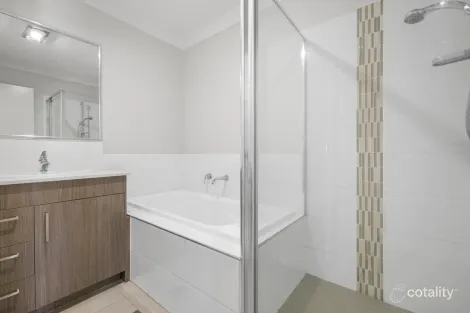 Property photo of 1/34 Carlin Street Glenvale QLD 4350