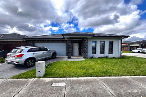 35 Bazadaise Dr, Clyde North, VIC 3978