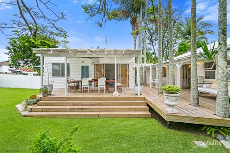 2 Neville Ave, Southport, QLD 4215