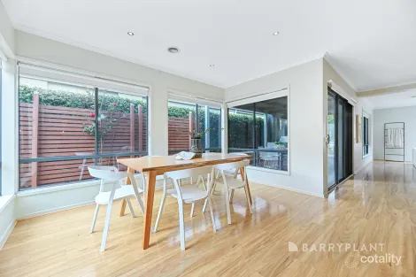 Property photo of 7 Oakmoss Place Berwick VIC 3806