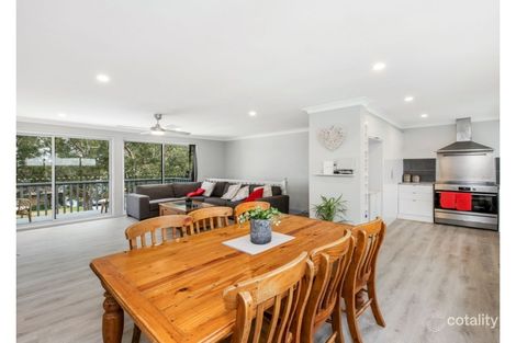 Property photo of 7 Tarwarri Road Summerland Point NSW 2259