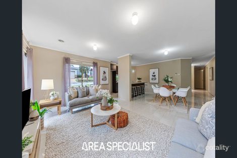 Property photo of 11 Lucerne Circuit Pakenham VIC 3810