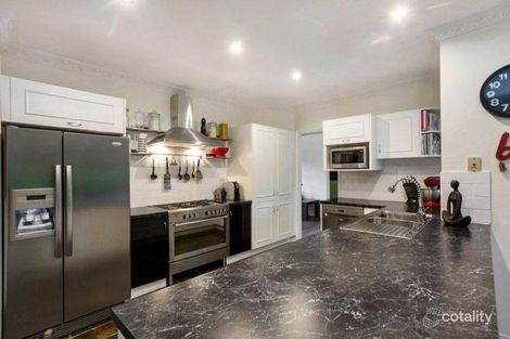 Property photo of 8 Azarow Circuit Croydon South VIC 3136