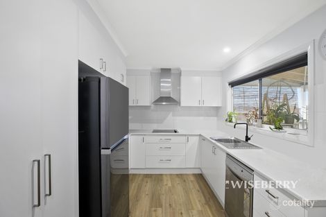 Property photo of 59 Trevally Avenue Chain Valley Bay NSW 2259