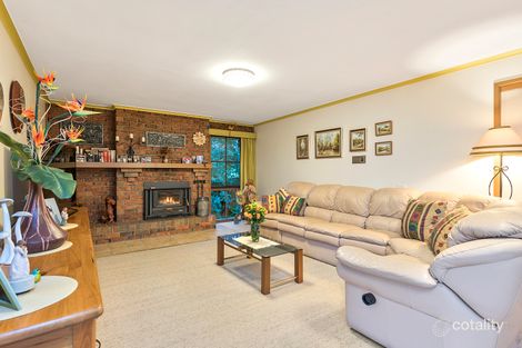 Property photo of 1 Wakefield Rise Endeavour Hills VIC 3802