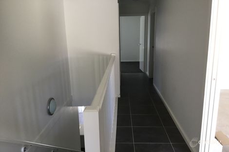 Property photo of 37 Assisi Circuit Mount Hutton NSW 2290