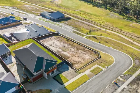 Property photo of 58 Gleneagles Drive Newborough VIC 3825