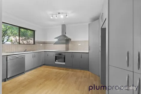 Property photo of 2/10 Alpha Street Taringa QLD 4068