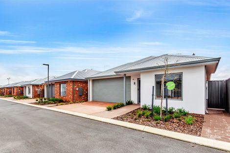 Property photo of 131/100 Clementine Boulevard Treeby WA 6164