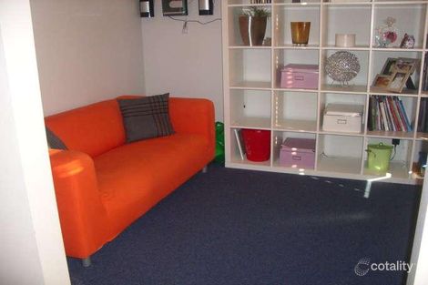 Property photo of 2 Thomson Way Taylors Hill VIC 3037