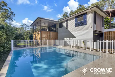 Property photo of 7 Illoura Grove Karana Downs QLD 4306