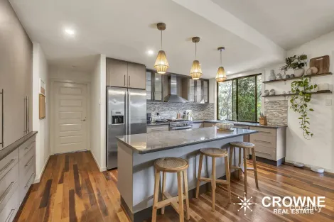Property photo of 7 Illoura Grove Karana Downs QLD 4306