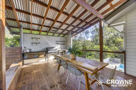 Property photo of 7 Illoura Grove Karana Downs QLD 4306