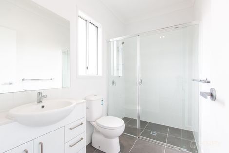 Property photo of 81 Seaside Boulevard Fern Bay NSW 2295