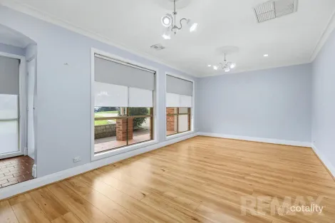 Property photo of 27 Maple Road Lake Albert NSW 2650