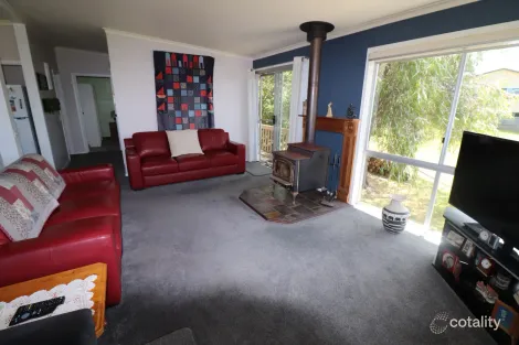 Property photo of 35 Karbeethong Road Mallacoota VIC 3892