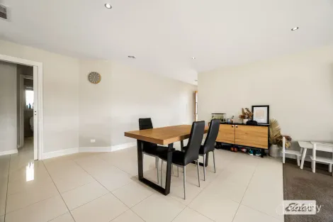 Property photo of 12 Loames Street Wodonga VIC 3690