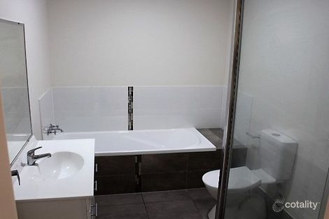Property photo of 4/4A-B William Street Gin Gin QLD 4671