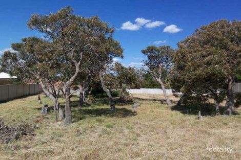 Property photo of 8 Dryandra Place Halls Head WA 6210